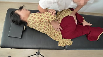 Desi Babe’s Sensual Rubdown