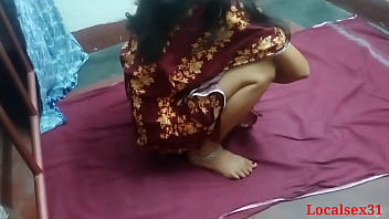 Desi Village Bhabhi In Red Saree Gets Pounded Hard By Local Stud