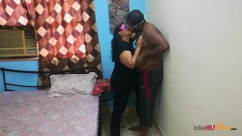 Sizzling Desi Aunty Savita Bhabhi Gets Ravaged By Her Tamil Lover
